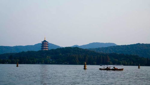 夏日杭城漫游指南 三大名胜、四大风味与必买手信清单